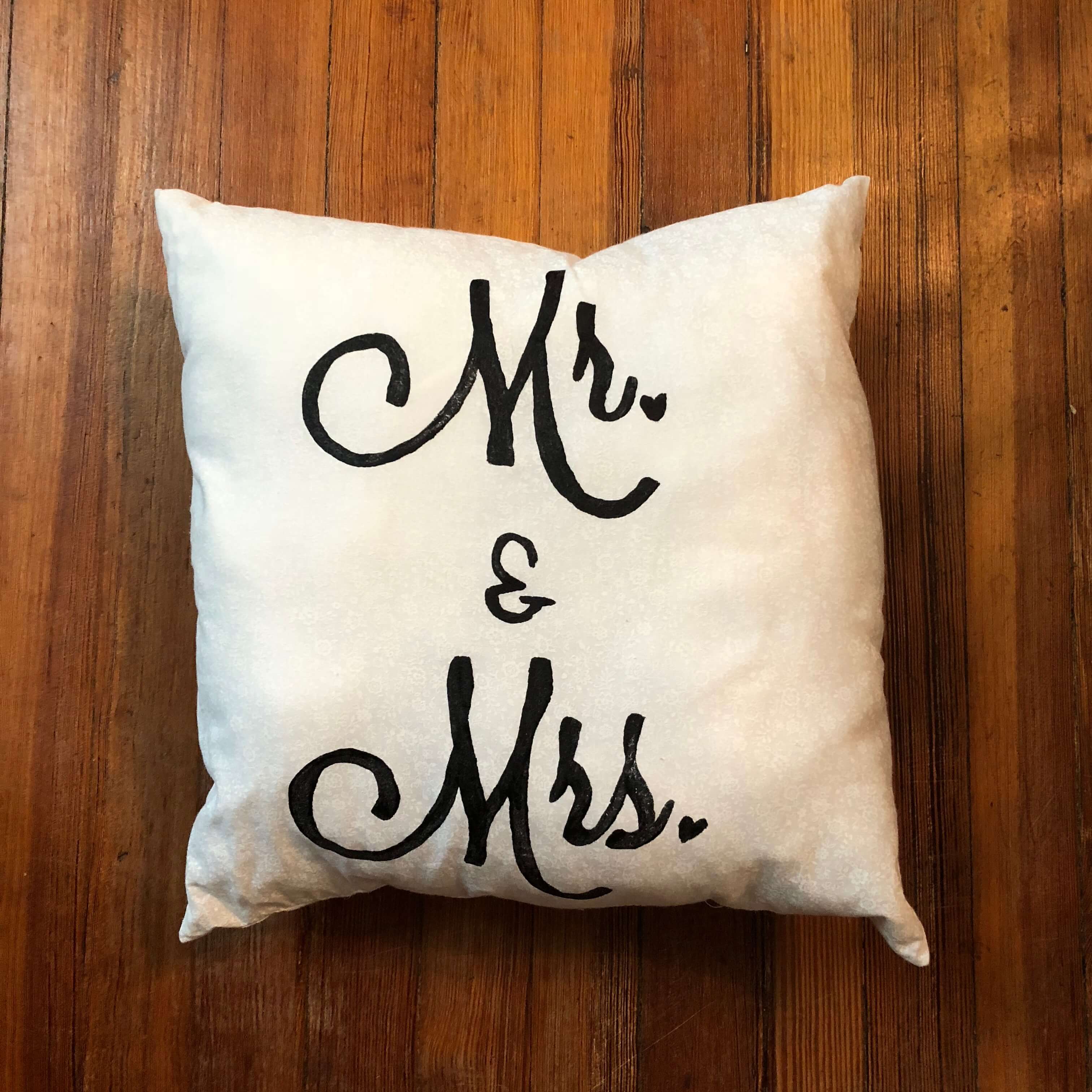 Pillow Mr and Mrs