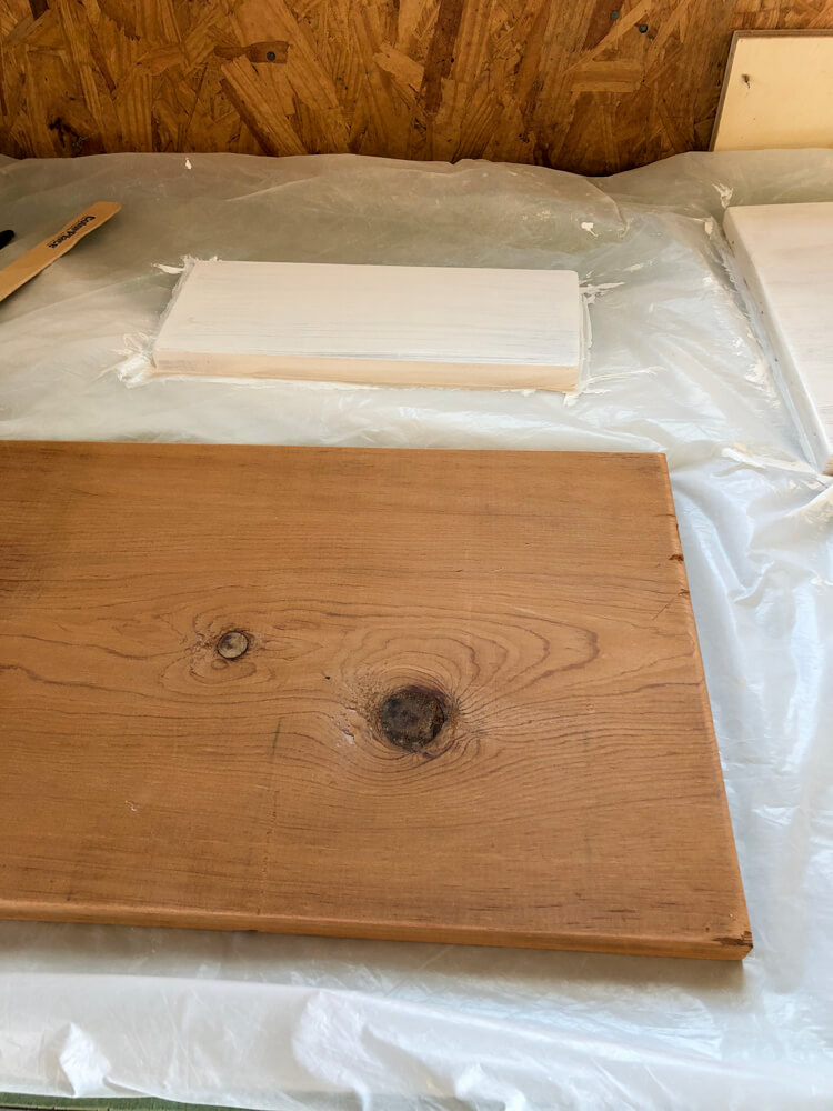how to make a painted wood sign with a knothole