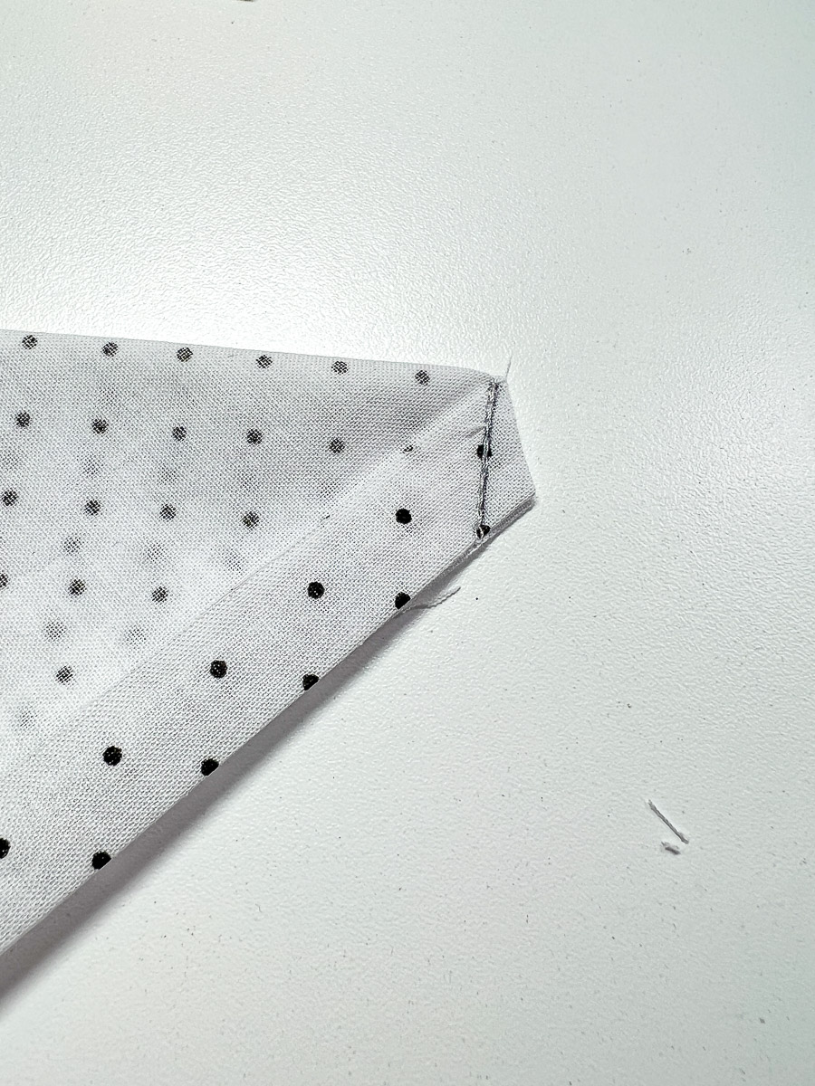 Cloth Napkins with Mitered Corners 90 degree angle