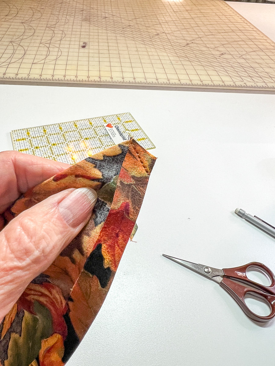 Cloth Napkins with Mitered Corners