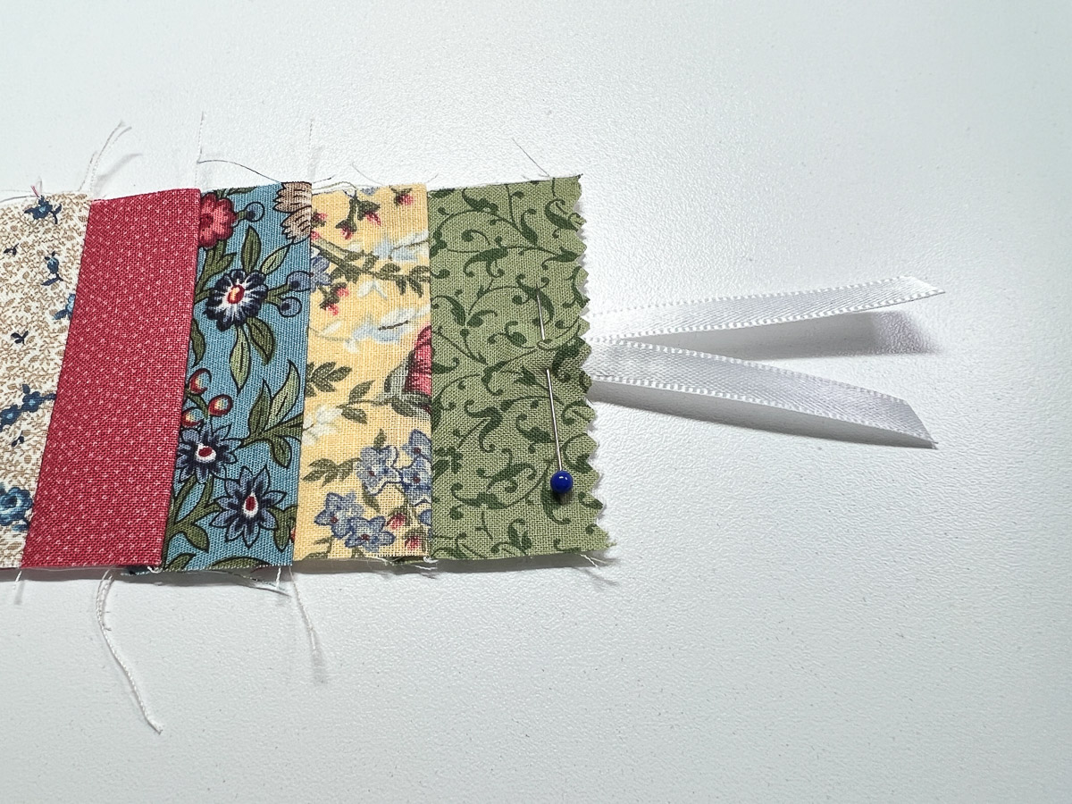 Fabric Bookmark DIY ribbon