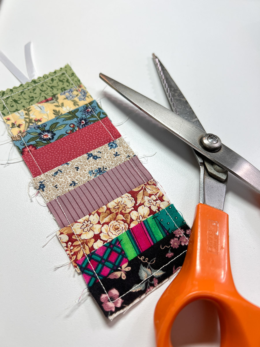 Fabric Bookmark DIY Pinking Shears