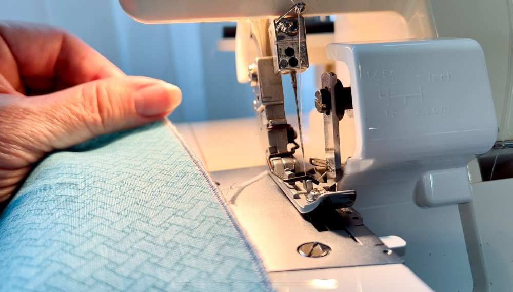 Rolled hem on cotton