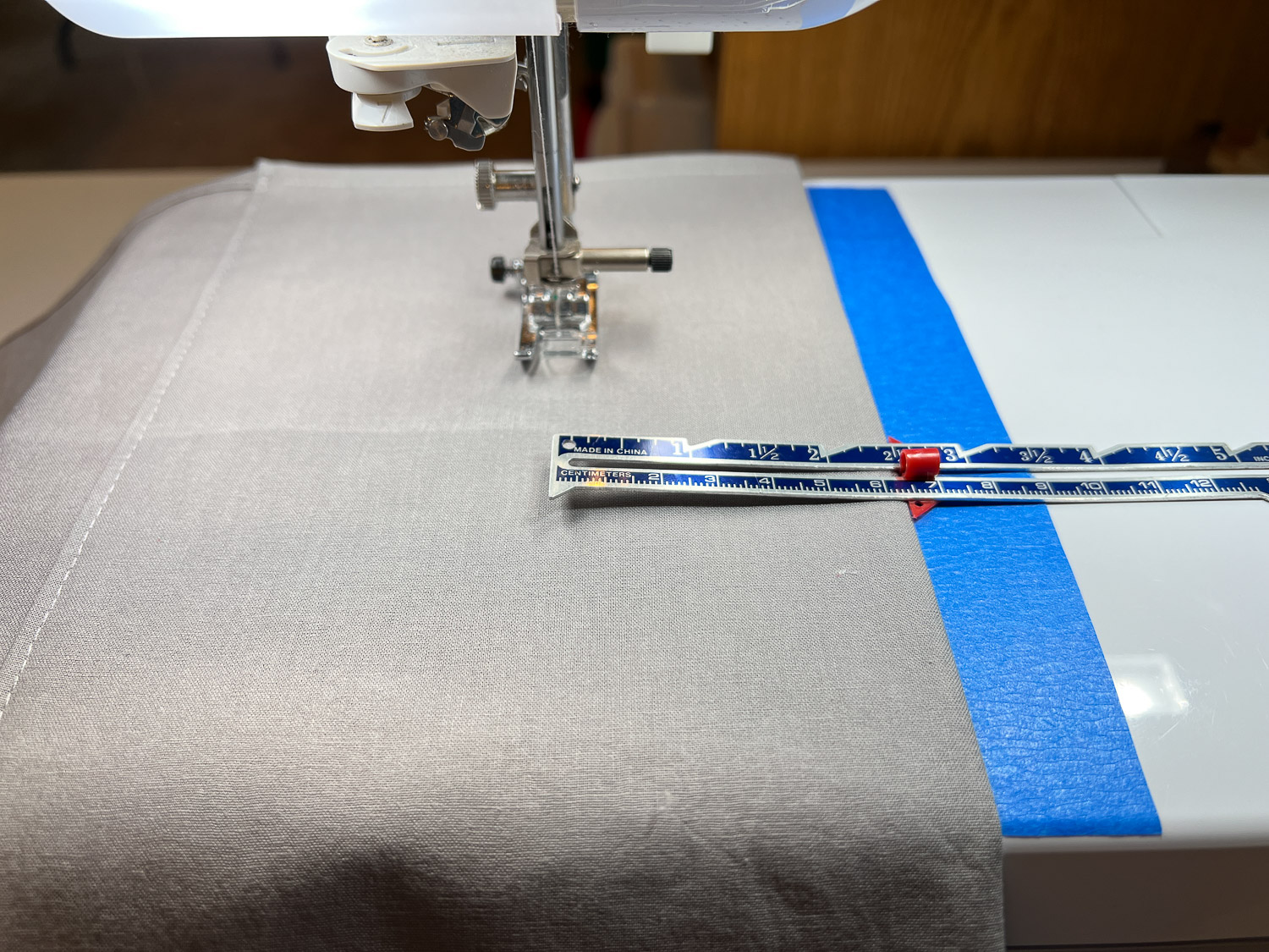 How to sew a simple bathroom curtain