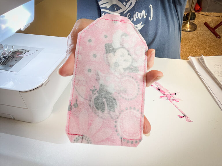 How to Make a Luggage Tag