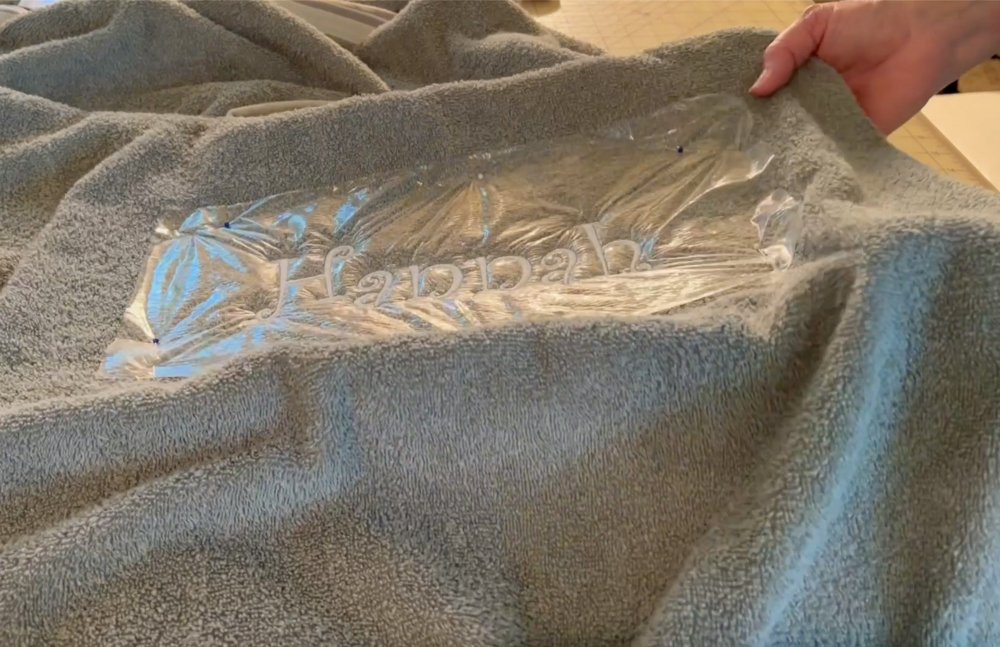 How to embroider a name on a towel with aquarium