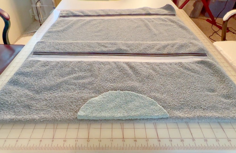 How to make an adult bib with a towel