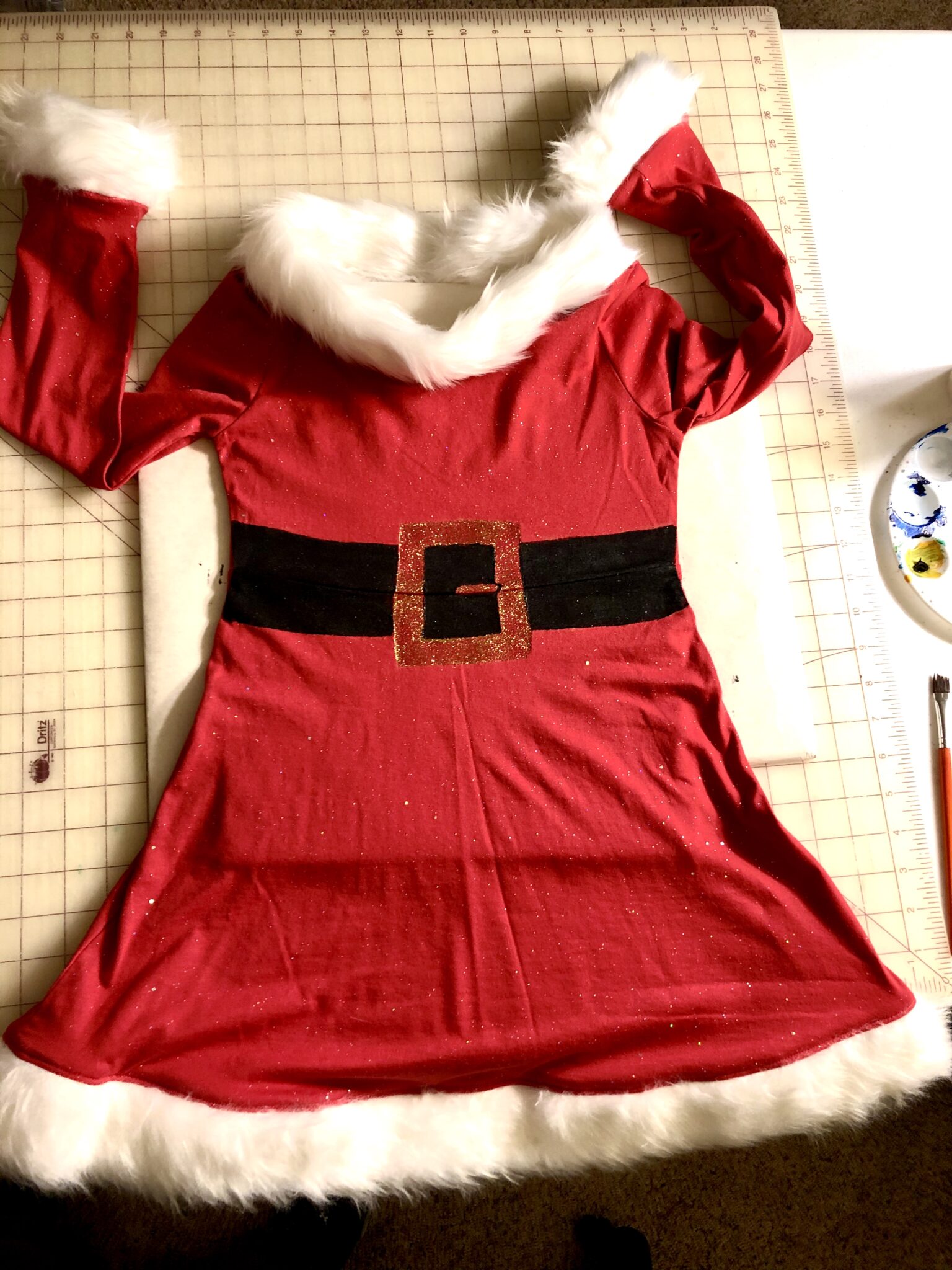 Paint belt on Santa Dress