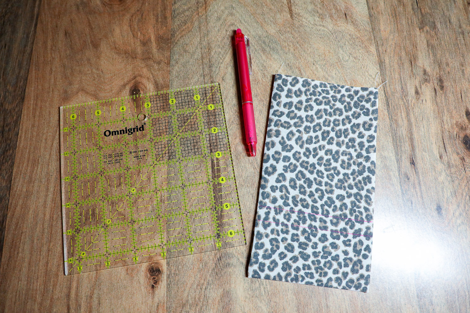 Marking lines on phone holder